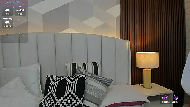 Julietasantos   online show from September 23, 2025, 7:54 pm