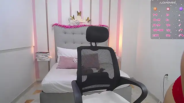 Mariana Rojas online show from September 14, 2025, 4:46 am