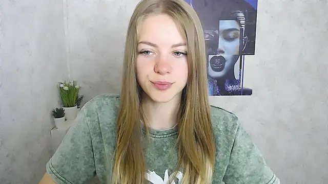 AliceFlirtt  online show from September 13, 2025, 8:36 am