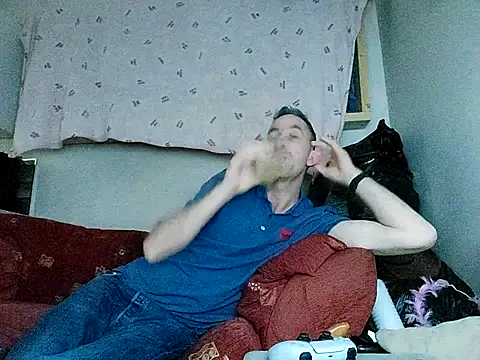 irishtommy1986 online show from July 26, 2026, 8:27 pm