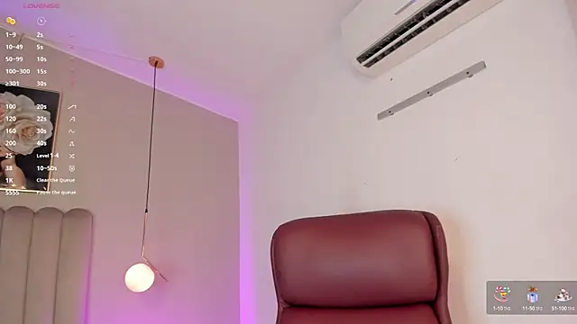 Emma Thompsson online show from September 23, 2025, 1:56 am