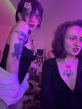 Dooubletroublee online show from June 17, 2026, 10:41 pm