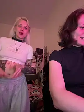 Dooubletroublee online show from May 26, 2026, 3:37 am