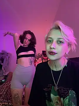 Dooubletroublee online show from June 5, 2026, 1:10 am
