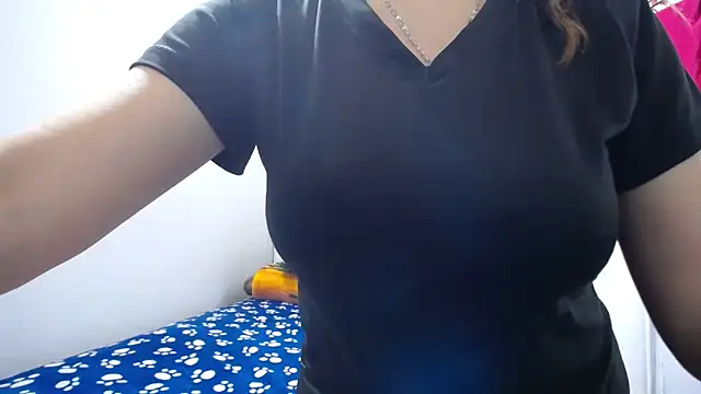 Snapshot of Luna_girlhot_ chatting on March 4, 2026, 4:04 pm Luna girlhot online show from March 4, 2026, 4:04 pm