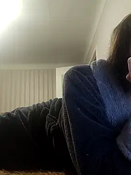 emeli moon online show from February 17, 2025, 1:36 am