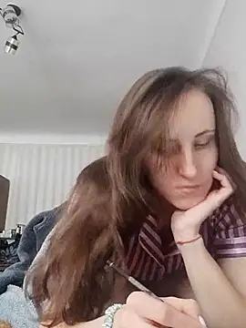 emeli moon online show from February 28, 2025, 7:48 am