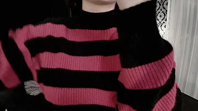 Adeelinee online show from October 23, 2025, 7:56 pm