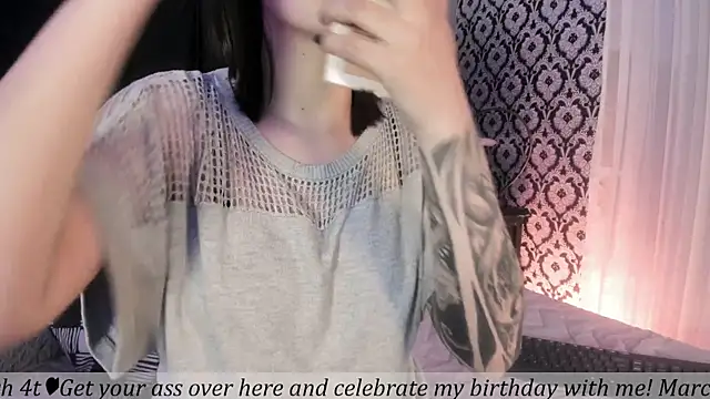 Snapshot of Adeelinee chatting on March 4, 2026, 9:00 pm Adeelinee online show from March 4, 2026, 9:00 pm