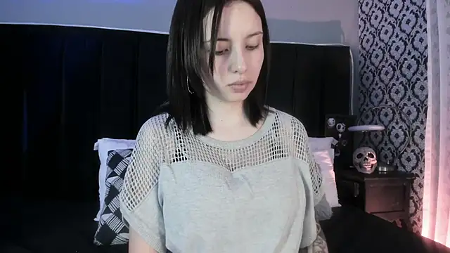 Snapshot of Adeelinee chatting on March 26, 2026, 8:07 pm Adeelinee online show from March 26, 2026, 8:07 pm