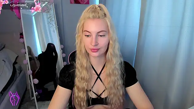 Snapshot of Kimmy_powell chatting on June 15, 2026, 3:18 am Kimmy powell online show from June 15, 2026, 3:18 am