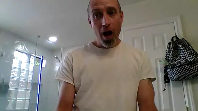 El Gizmo online show from May 4, 2026, 9:28 pm