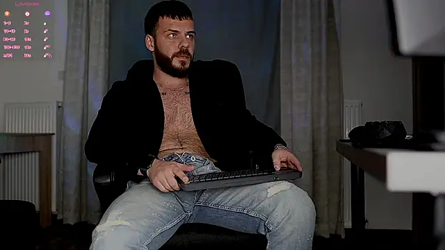 juliusmasters online show from October 28, 2025, 8:52 pm