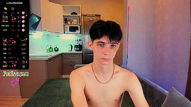 Aaron Boom online show from September 30, 2025, 7:42 pm