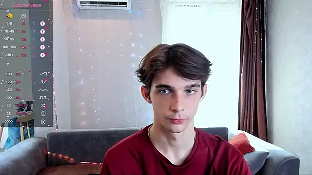 Snapshot of Aaron_Boom chatting on June 17, 2026, 1:32 pm Aaron Boom online show from June 17, 2026, 1:32 pm