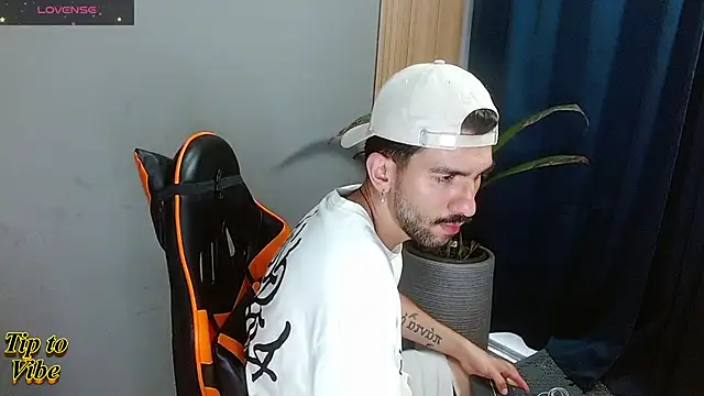 Mr WhiteCock online show from December 2, 2025, 10:11 pm