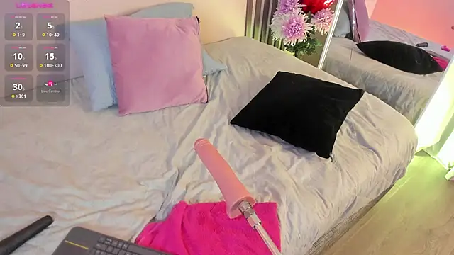 charloottee 1 online show from March 14, 2025, 9:57 am