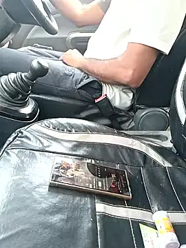 BLACK DiCK DADDY 32 online show from June 19, 2026, 9:37 am