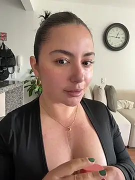sukhakunis1 online show from May 7, 2026, 5:49 pm