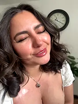 sukhakunis1 online show from November 5, 2025, 4:21 pm