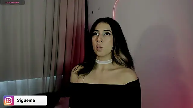 Snapshot of Sara_Foxx1 chatting on August 3, 2026, 7:31 pm Sara Foxx1 online show from August 3, 2026, 7:31 pm