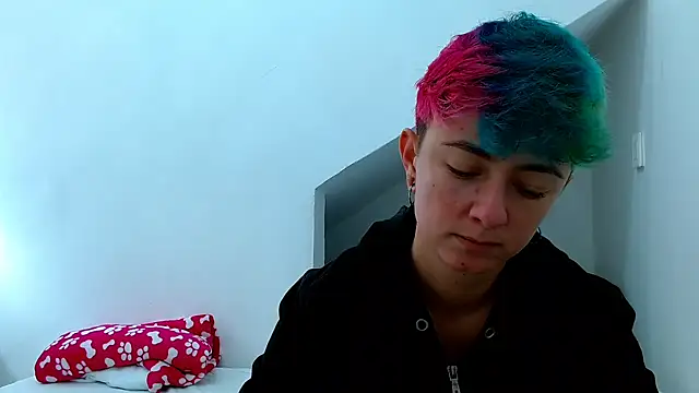 tomboyblue online show from November 12, 2025, 2:32 pm