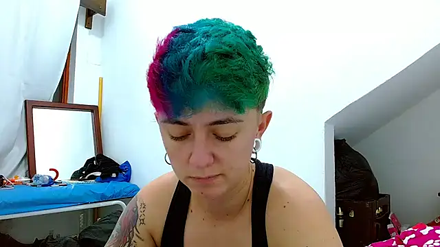 tomboyblue online show from November 23, 2025, 4:11 am