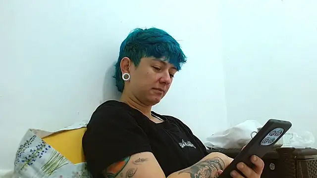 Snapshot of tomboyblue chatting on February 25, 2026, 4:07 pm tomboyblue online show from February 25, 2026, 4:07 pm