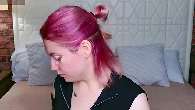 Lisa Adam online show from October 7, 2025, 6:09 pm