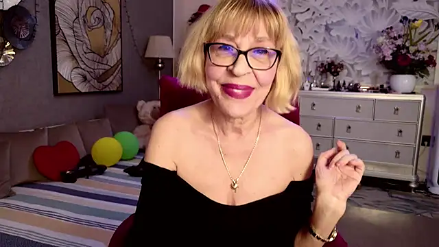 Snapshot of HornyMilf_555 chatting on April 4, 2026, 9:16 am HornyMilf 555 online show from April 4, 2026, 9:16 am