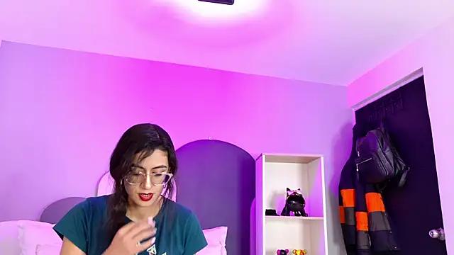 SophieGomez22 online show from June 15, 2026, 11:10 am