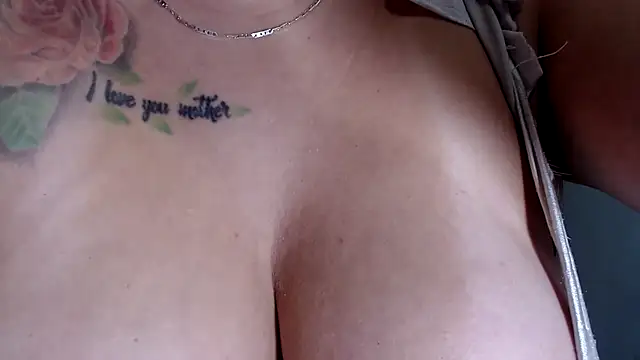 Snapshot of SOPHIA_SQUIRTPUSSY chatting on April 16, 2026, 9:50 pm SOPHIA SQUIRTPUSSY online show from April 16, 2026, 9:50 pm