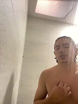 DanielGomez9 online show from October 16, 2025, 12:24 pm