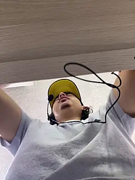 DanielGomez9 online show from February 11, 2026, 3:45 pm