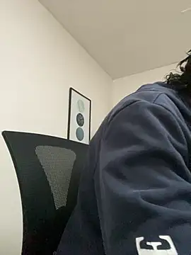 DanielGomez9 online show from October 10, 2025, 3:35 pm