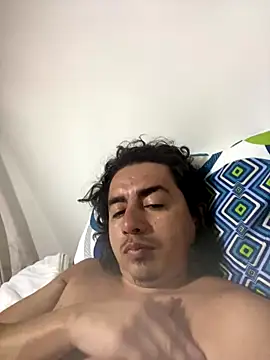 DanielGomez9 online show from December 15, 2025, 2:06 am