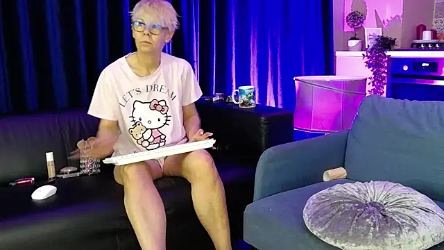 Snapshot of RosaCatalleya chatting on May 10, 2026, 4:38 am RosaCatalleya online show from May 10, 2026, 4:38 am