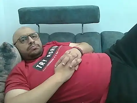 Snapshot of _hornyHami_ chatting on December 7, 2024, 6:32 pm hornyHami online show from December 7, 2024, 6:32 pm