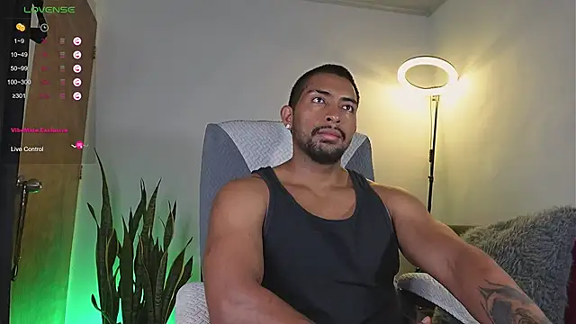 Couple muscle1 online show from April 29, 2026, 2:21 pm