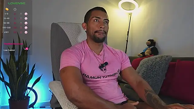 Couple muscle1 online show from April 27, 2026, 2:04 pm