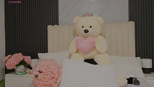 Madiee Rhea online show from July 22, 2026, 8:33 pm
