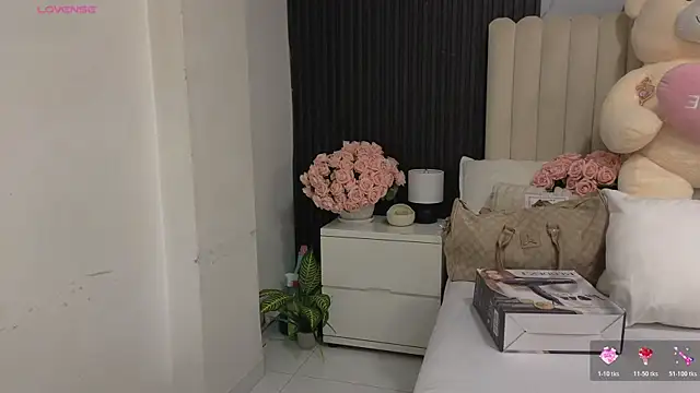 Madiee Rhea online show from July 23, 2026, 7:43 pm