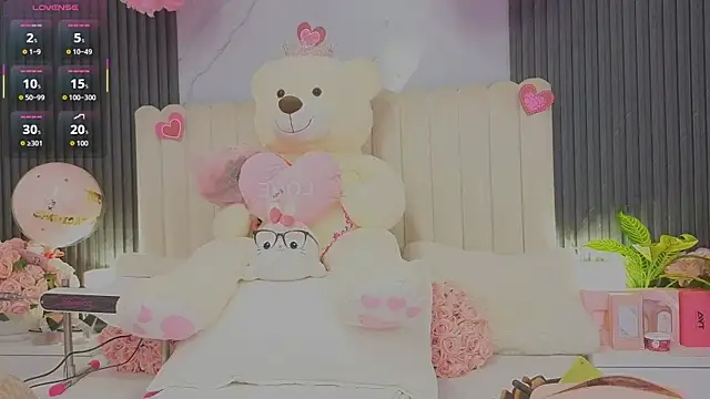 Madiee Rhea online show from April 30, 2026, 8:57 pm