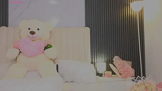 Madiee Rhea online show from August 7, 2026, 7:31 pm