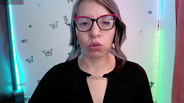 Lady breaks hearts online show from July 21, 2026, 1:56 pm