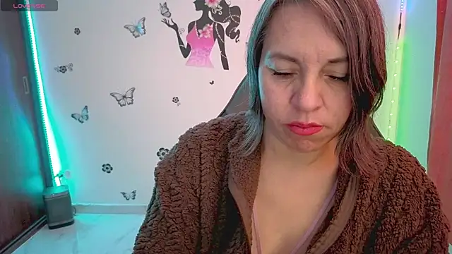 Lady breaks hearts online show from July 28, 2026, 1:10 pm