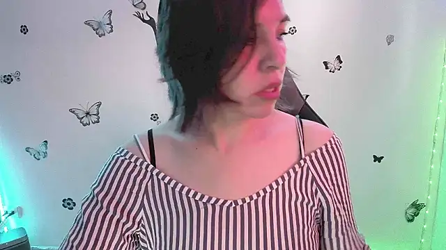 Lady breaks hearts online show from March 11, 2026, 12:43 pm