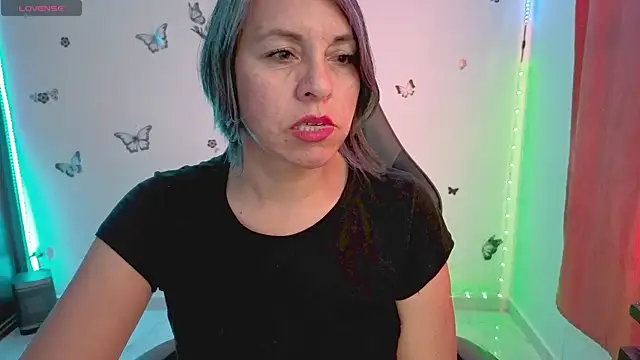 Lady breaks hearts online show from July 28, 2026, 7:39 pm