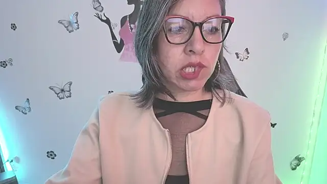 Lady breaks hearts online show from June 10, 2026, 1:12 pm