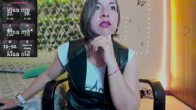 Lady breaks hearts online show from September 18, 2025, 10:40 am